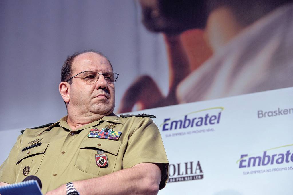 Lula foi informado da função que general indicado ao STM exerceu no governo Bolsonaro