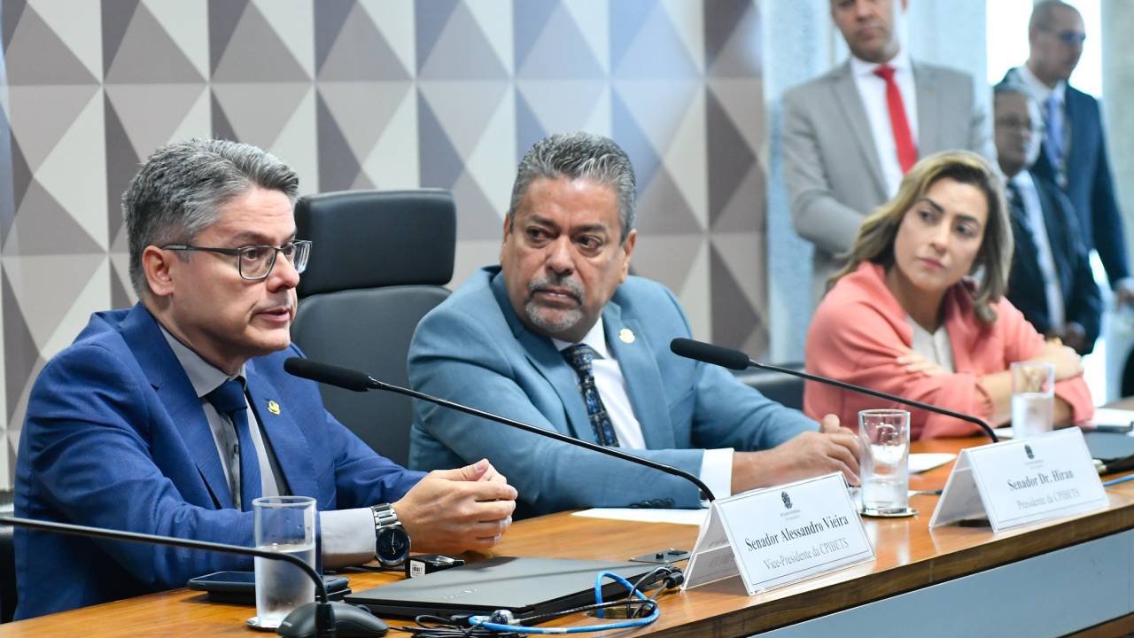 Cúpula da CPI das Bets tem Dr. Hiran (ao centro) na presidência, Alessandro Vieira na vice e Soraya Thronicke na relatoria