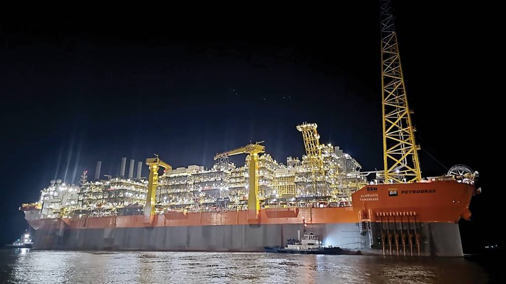 FPSO-Almirante-Tamandaré_Saída_China_(2)_Crédito_Acervo-Petrobras-(1) PLATAFORMA DA PETROBRAS - Investimentos de 7,5 bilhões de dólares até 2028 em projetos para ampliar a exploração e produção de petróleo