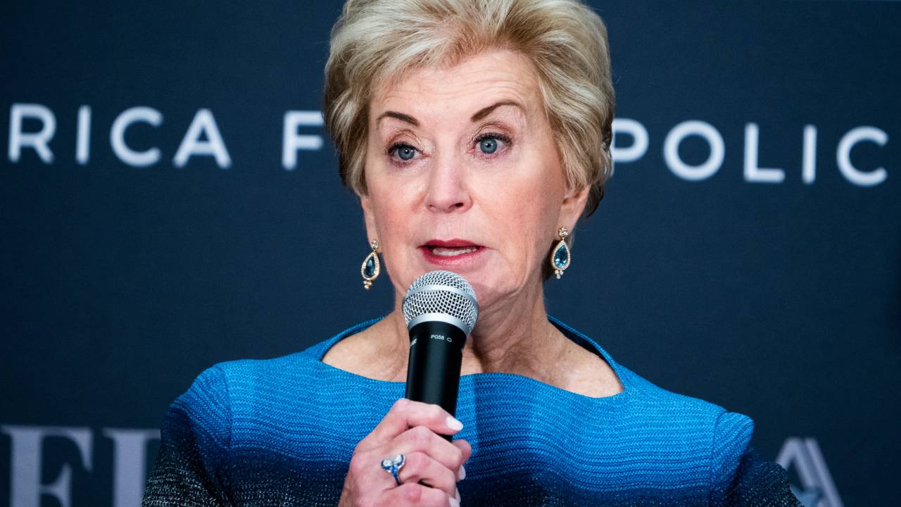 Linda McMahon, em evento realizado em 2022
