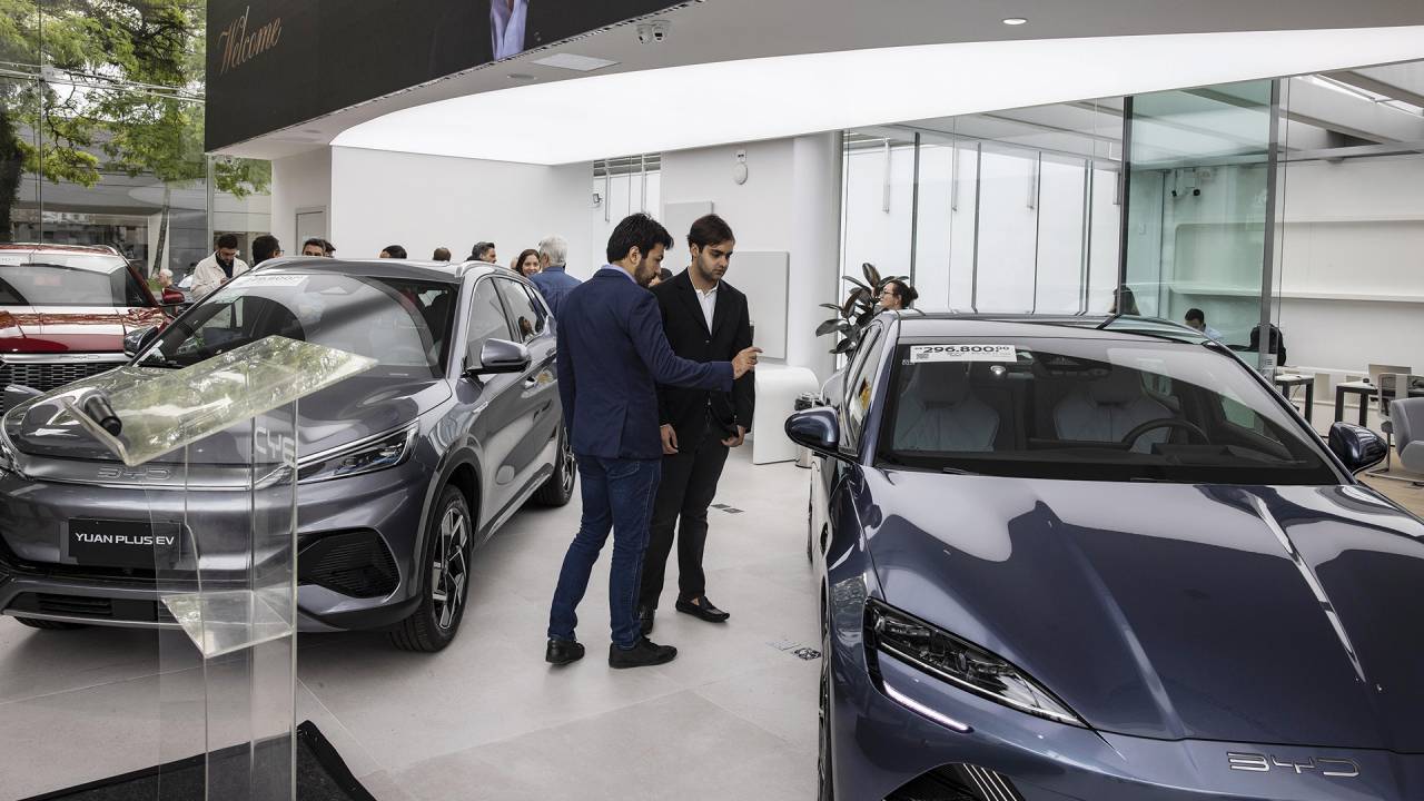 CARROS ELÉTRICOS - Aumento de 113% nas vendas até setembro, ante mesmo período de 2023