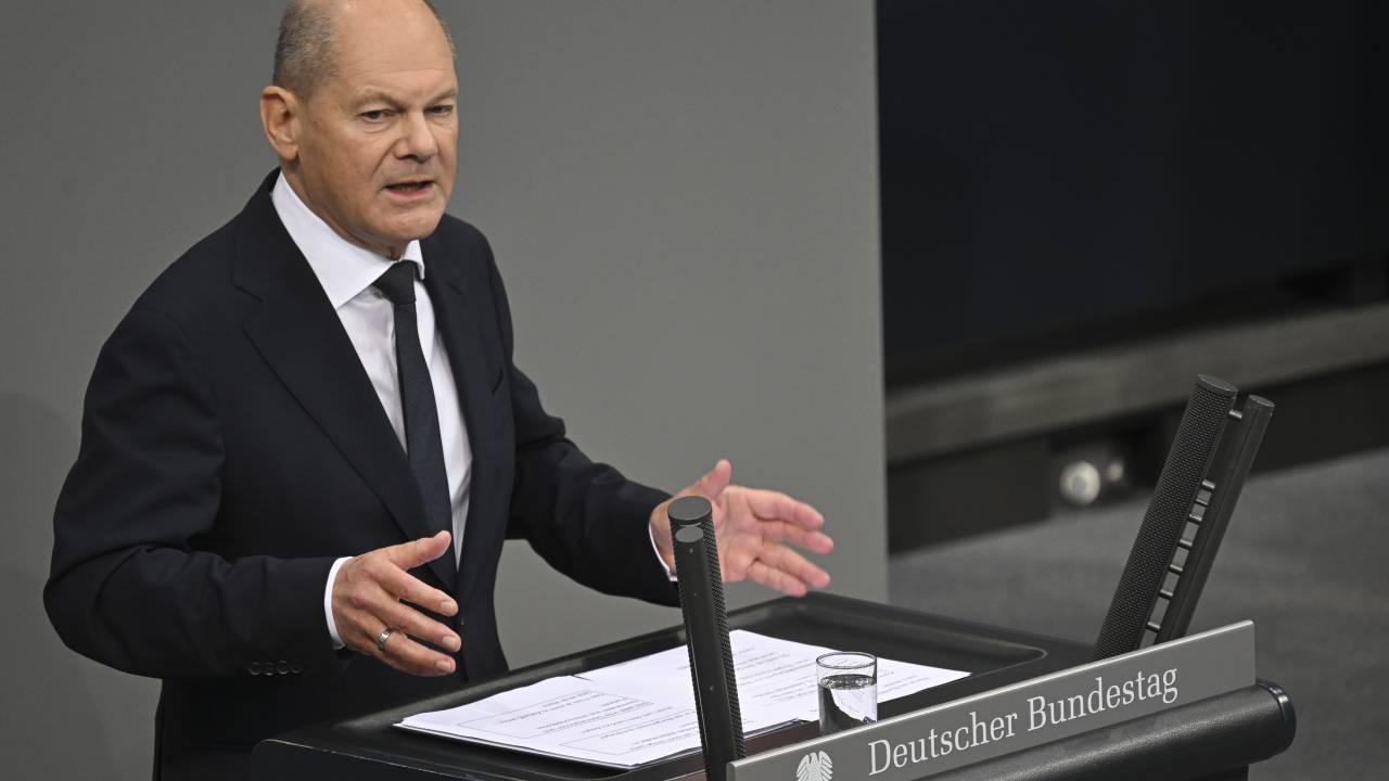 O chanceler da Alemanha, Olaf Scholz, durante discurso ao Parlamento, Bundestag, em Berlim. 13/11/2024