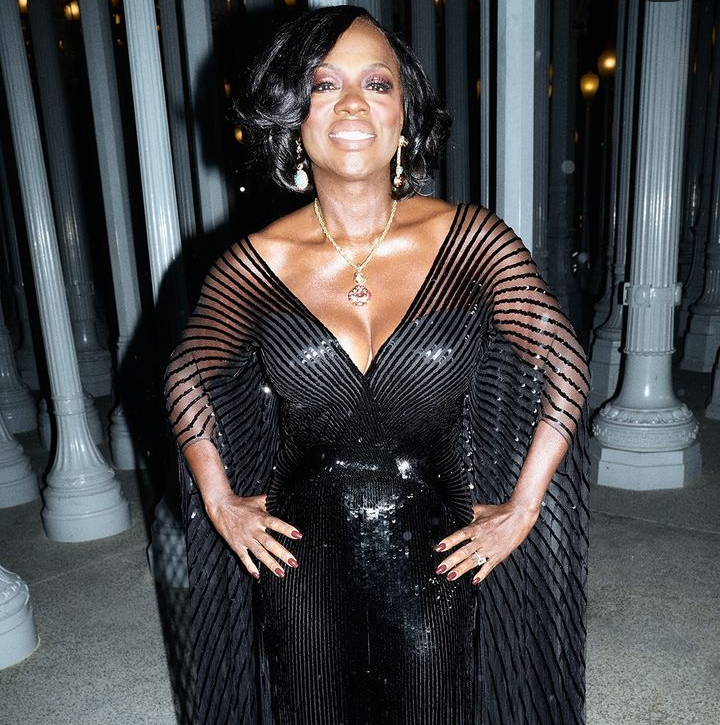 Screenshot_20241104-174224~2 Viola Davis apostou no preto para o LACMA Arte+Filme Gala