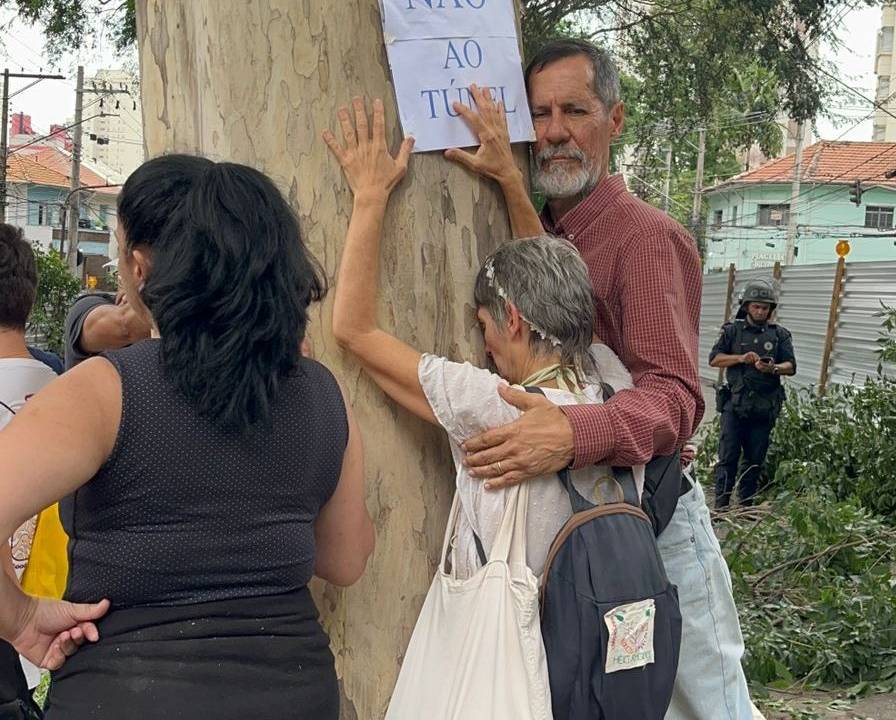 Movimento de moradores tentam impedir corte de 180 árvores para a construção de um túnel na Avenida Sena Madureira