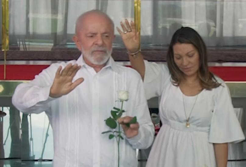Lula e Janja participam de ato ecumênico no Alvorada com religiosos que visitaram o petista na prisão
