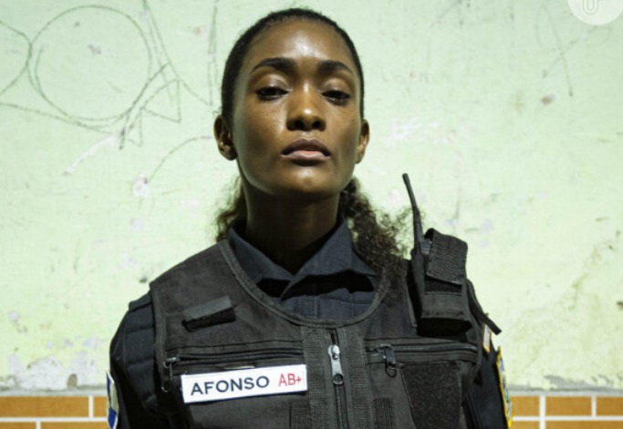 A cena de ‘Arcanjo Renegado’ da qual Erika Januza saiu sangrando