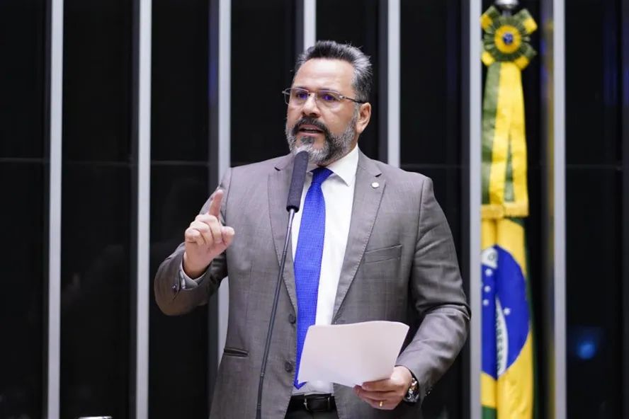 Carrefour cometeu ‘afronta’ e recebeu ‘resposta à altura’, diz senador