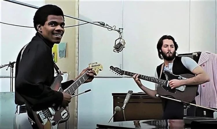 Billy Preston e Paul McCartney durante as gravações de 'Let It Be'