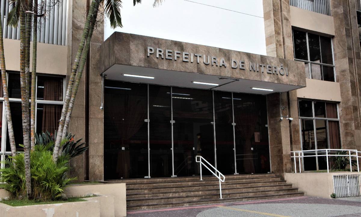 Sede da Prefeitura de Niterói: crise de energia da Enel deixou prédio sem luz e internet