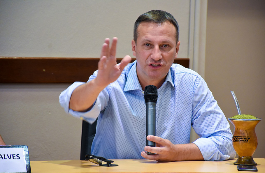 Deputado aciona a PGR para investigar atuação de robôs pró-Lula nas redes