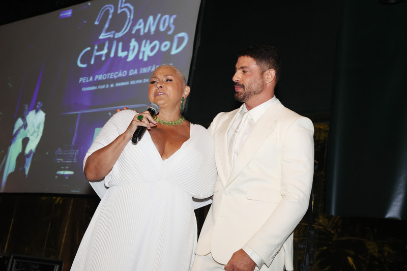 O jantar que reuniu Cauã Reymond, rainha da Suécia e políticos