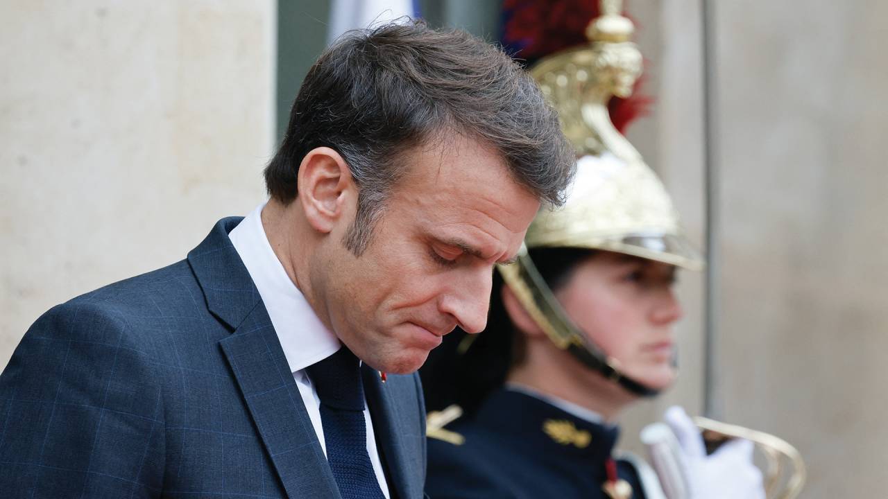 TIRO NO PÉ - Macron: antecipar a eleição para tentar preservar seu legado desestabilizou o cenário político francês