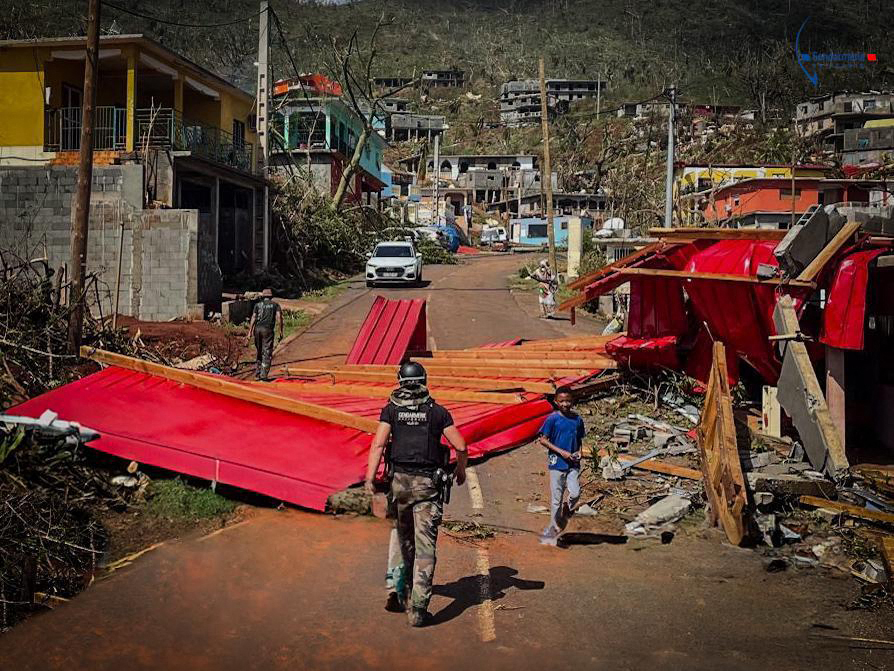 Ciclone mata cerca de 1.000 em arquipélago francês: ‘Como uma bomba atômica’