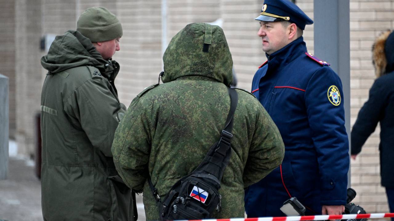 Investigators work at the blast scene, which killed the commander of Russian armed forces' chemical, biological and radiation defence troops, Igor Kirillov, and his assistant, according to the Russian Investigative Committee, outside a residential building on Ryazansky Avenue in Moscow on December 17, 2024. (Photo by Alexander NEMENOV / AFP)