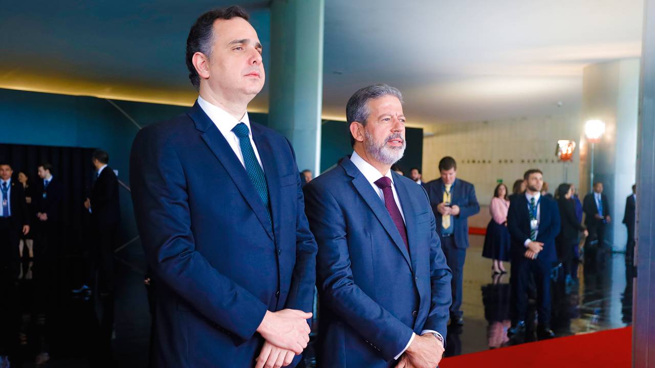 TROCA DE GUARDA - Rodrigo Pacheco e Arthur Lira: volta à planície com muito capital político