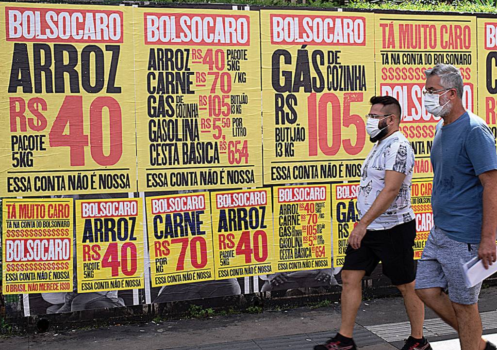 2038046_fotoarena DESGASTE - Protesto na pandemia: aumento dos preços pressionou Bolsonaro