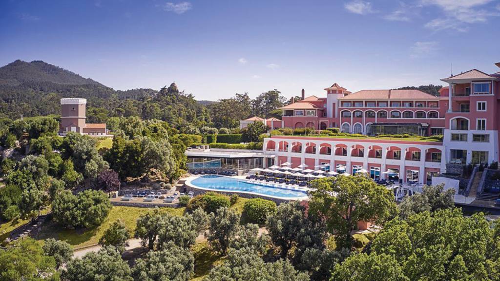 3—WhatsApp-Image-2024-12-10-at-13.35.51.jpeg CINCO ESTRELAS - Penha Longa Resort: clientes buscam conforto e história
