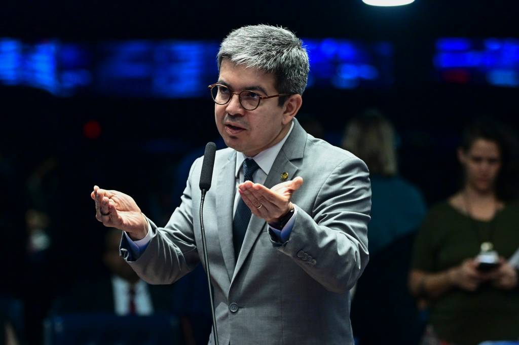 Líder no Congresso diz como governo buscará fechar rombo de R$ 50 bilhões