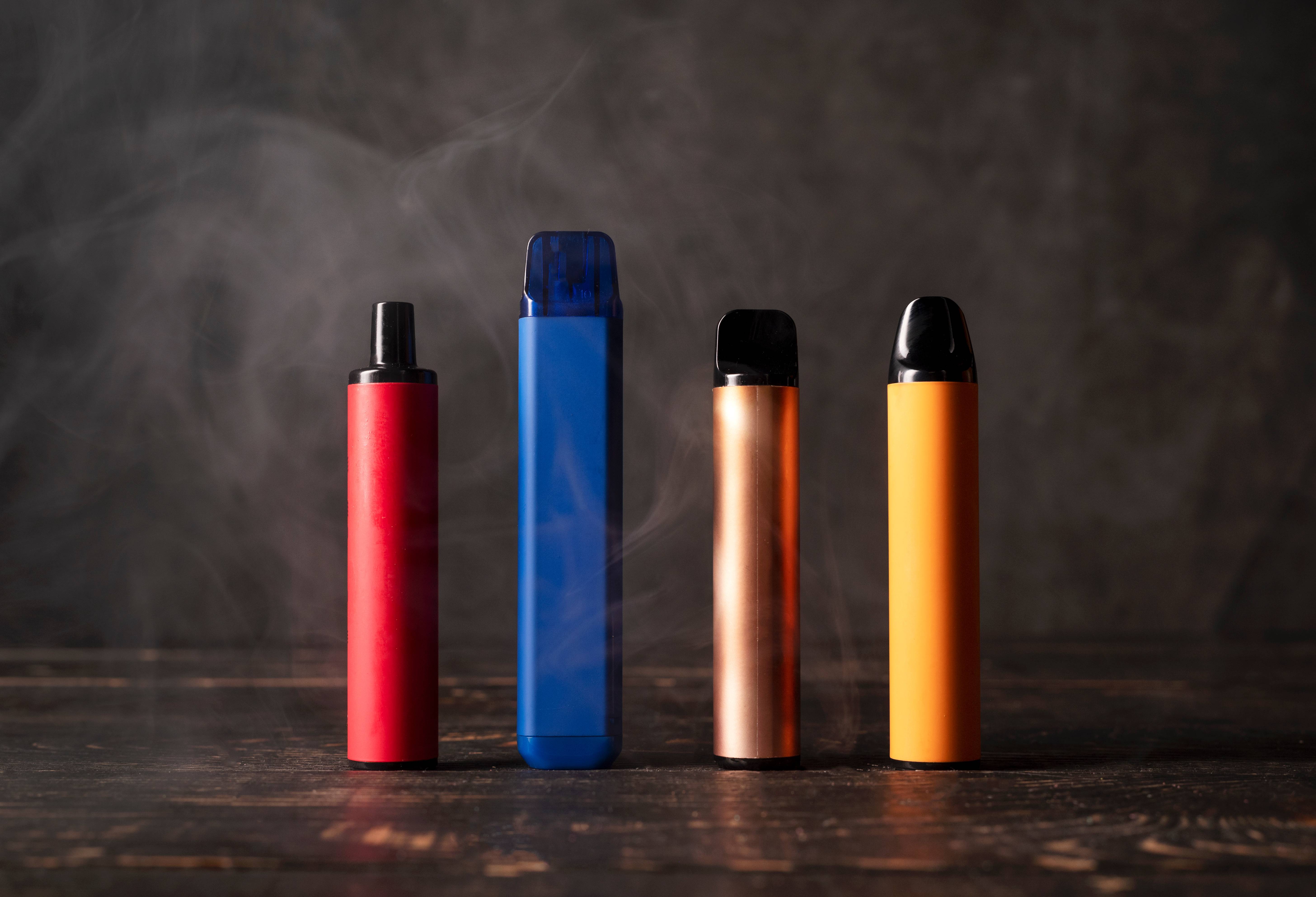 O cigarro mudou de forma, mas não saiu de cena