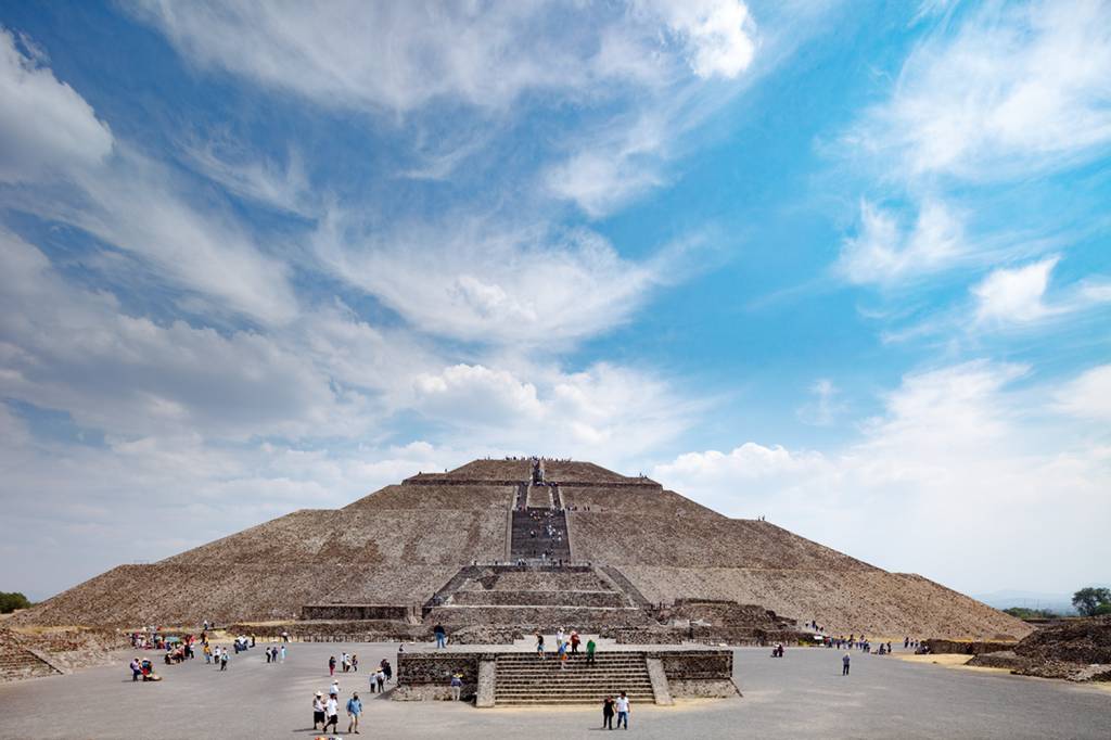 GettyImages-871793604.jpg VETO - Pirâmide de Teotihuacan, no México: não dá mais para subir os degraus
