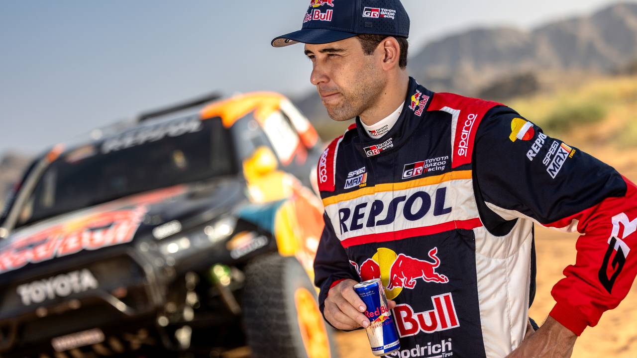 Lucas Moraes From Toyota Gazoo Racing set to take on Saudi-Arabian dunes on the upcoming Dakar 2025, Dubai, UAE on November 25, 2024 // Kin Marcin / Red Bull Content Pool // SI202411260341 // Usage for editorial use only //