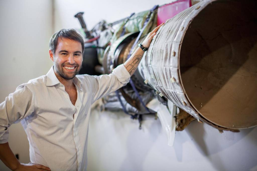 Filho do fundador da TAM faz carreira unindo aviação e artes plásticas