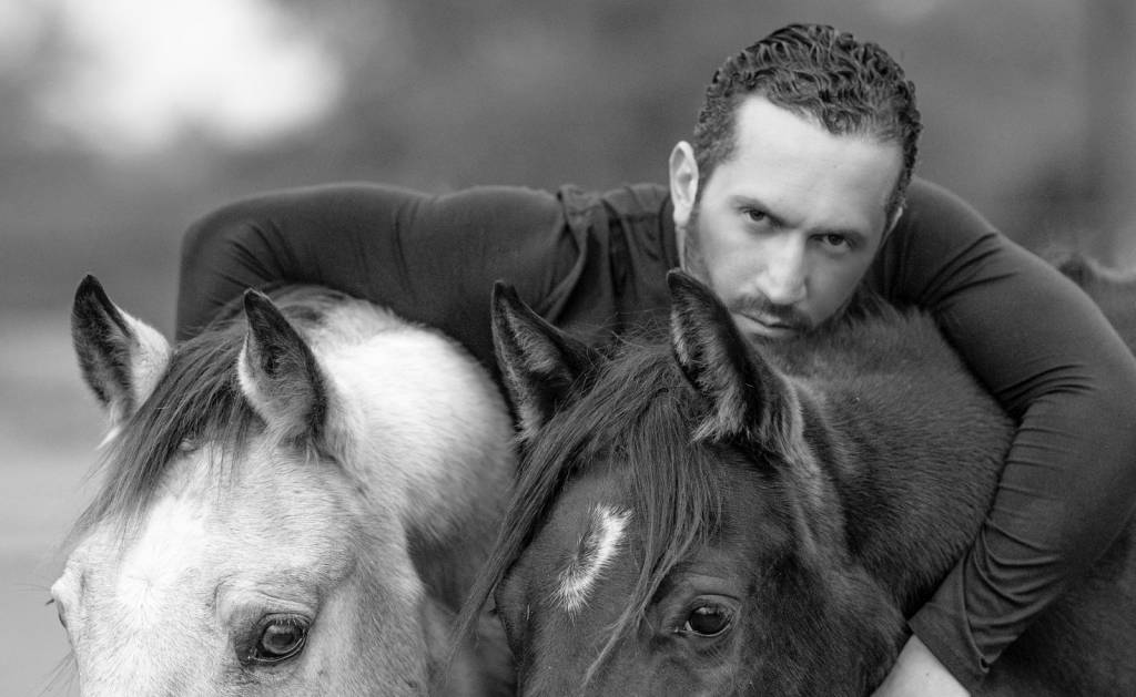 Ator brasileiro de ‘Yellowstone’ revela bastidores secretos das gravações