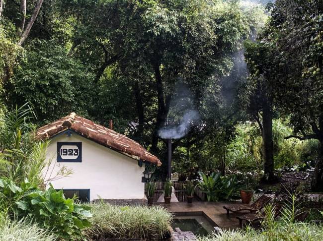 Fazenda Santa Vitória Ofurô e sauna da Fazenda Santa Vitória ficam em uma charmosa casinha