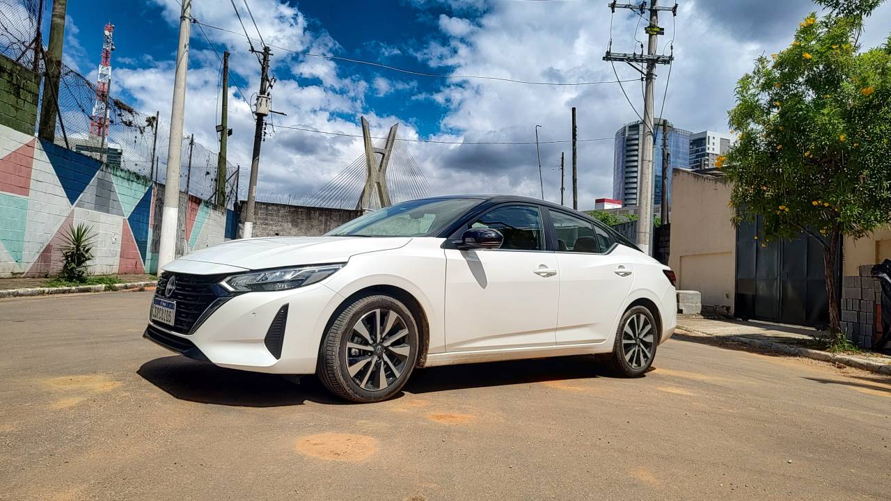 Nissan Sentra é sedan espaçoso e confortável ideal para o uso na cidade ou na estrada