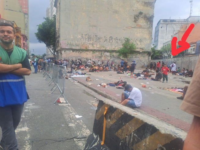 Estrutura metálica erguida pela prefeitura em 2023