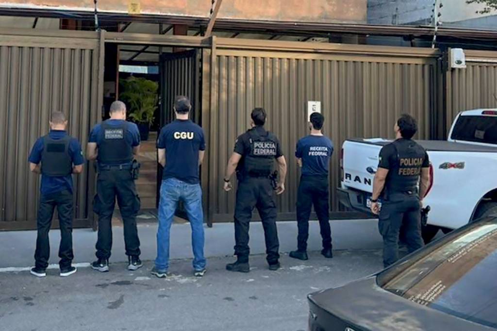 5 – 173384018667584d3a0172d_1733840186_3x2_md.jpg VERGONHOSO - Investigadores em ação: reais em espécie jogados pela janela