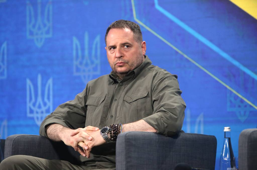 Chefe de gabinete de Zelensky renuncia após operação de órgão anticorrupção