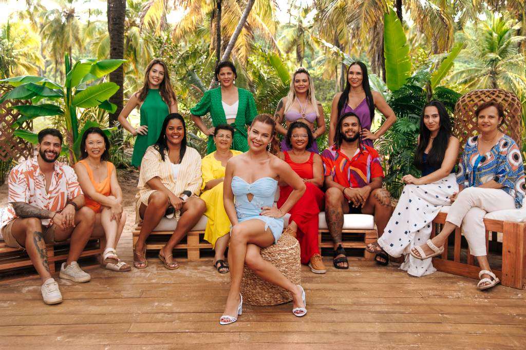 Ilhados com a Sogra – 2ª temporada A apresentadora Fernanda Souza com o elenco da segunda temporada de 'Ilhados com a Sogra', da Netflix