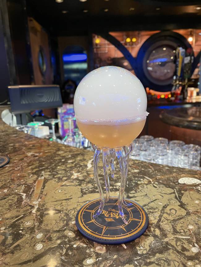 IMG_2099 Inspiração em uma água-viva: esse é um dos drinks servidos no Periscope Pub