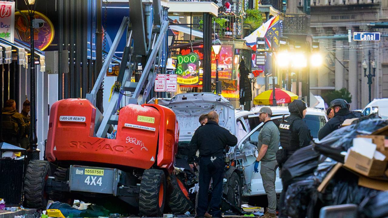 BLUES - O ataque na rua mais turística da capital da música, a Bourbon Street: quinze mortes depois do atropelamento