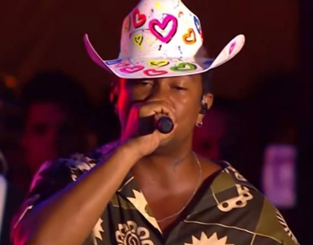 O lado sertanejo de Xamã