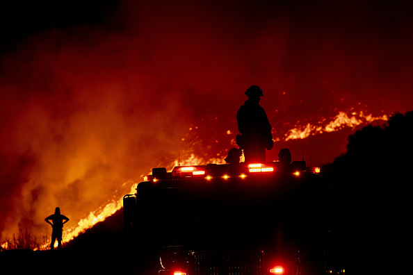 Bombeiros tentam controlar incêndio na Califórnia. 22/01/2025