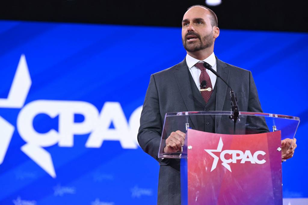 Estrelas da direita saem na frente em corrida ao Senado por São Paulo