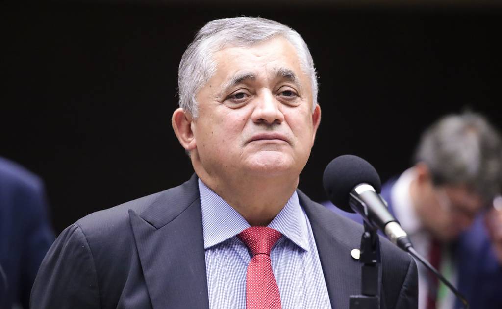 5—img20241104210252414.jpg TAMPÃO - José Guimarães: líder pode comandar partido durante eleição interna