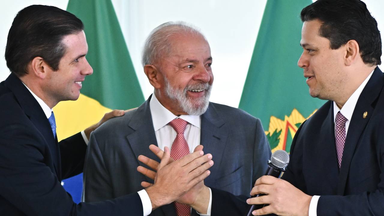 Hugo Motta, Lula e Davi Alcolumbre