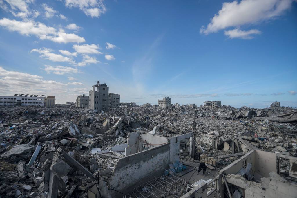 Israel diz que exército permanecerá em Gaza, Líbano e Síria por tempo indeterminado