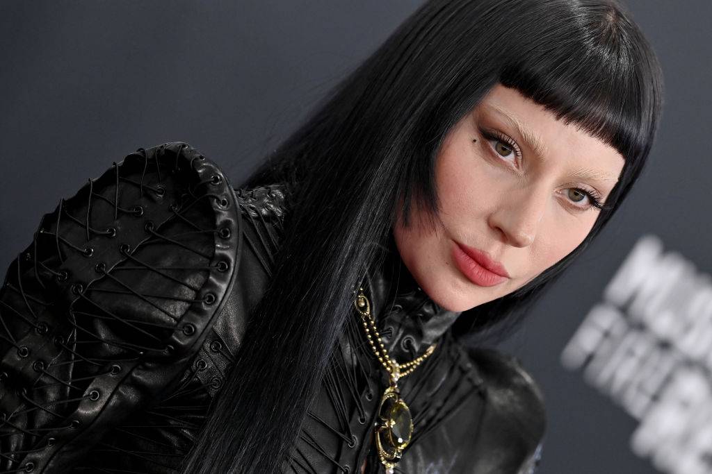 Só se fala nele! Conheça o corte de cabelo diferentão que fez a cabeça de Lady Gaga e Miley Cyrus