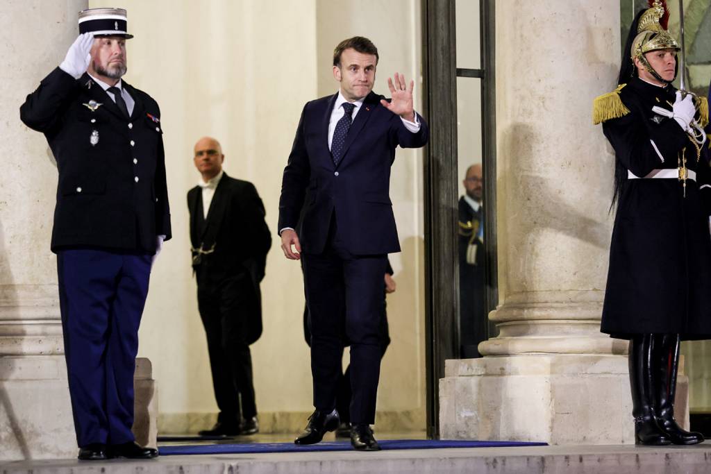 GettyImages-2199595624.jpg REAÇÃO - Macron recebe líderes europeus: reunião para reavaliar relações