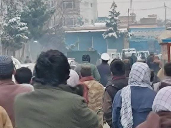 Ataque de homem-bomba no Afeganistão mata cinco pessoas