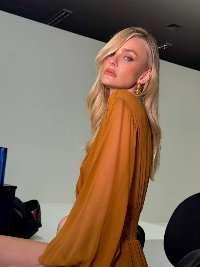 Modelo Carol Trentini Modelo Carol Trentini
