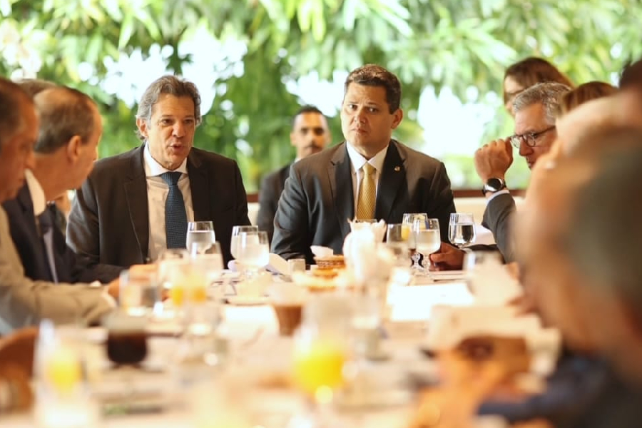 Comissão do Congresso adia votação da LDO a pedido de Alcolumbre e Haddad