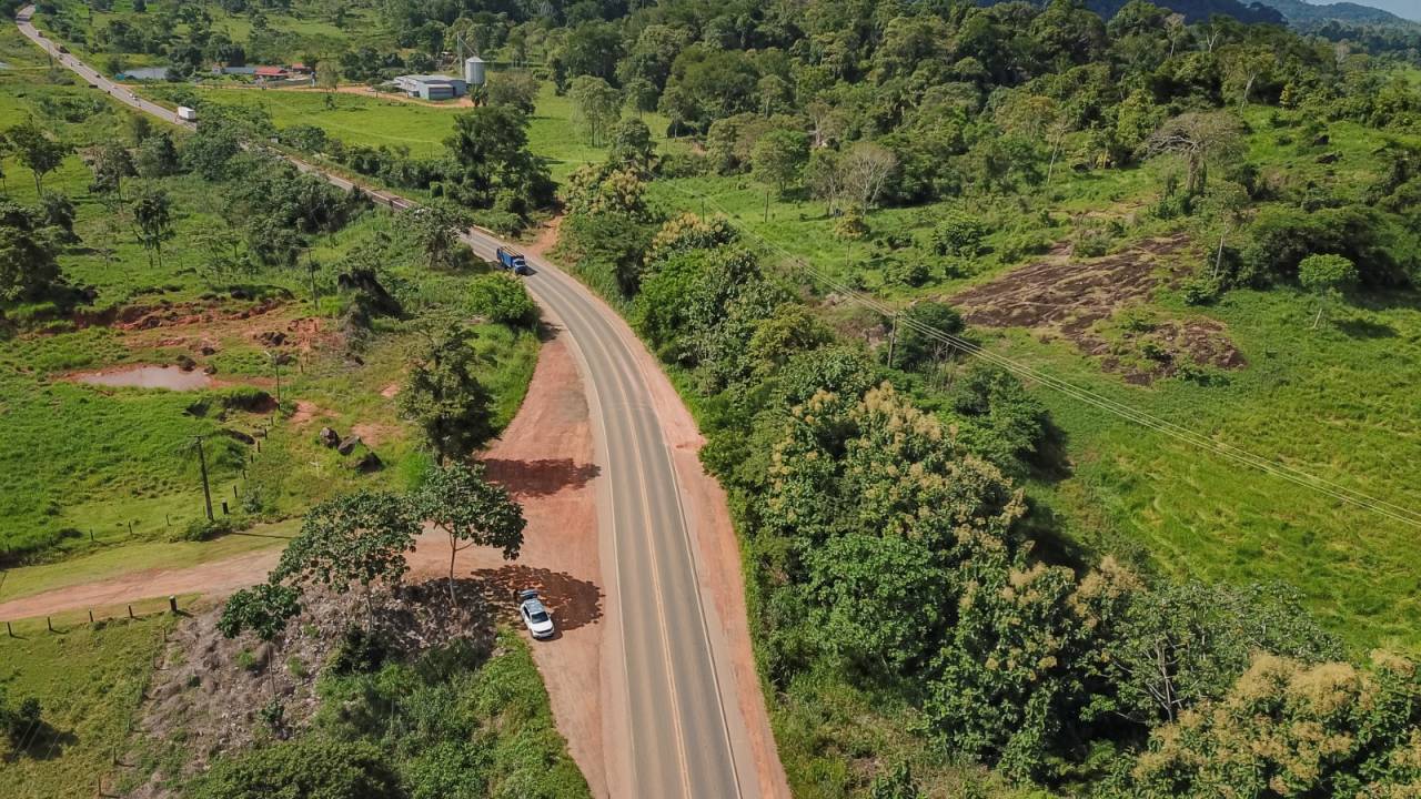 Um trecho de 686,7 quilômetros da BR-364/RO, entre Porto Velho, capital de Rondônia, e Vilhena, município localizado na divisa com o estado do Mato Grosso, será conce em leilão realizado pelo Ministério dos Transportes