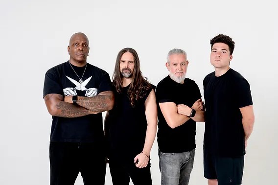 O Sepultura com sua nova formação: Derrick Green, Andreas Kisser, Paulo Jr. e Greyson Nekrutman