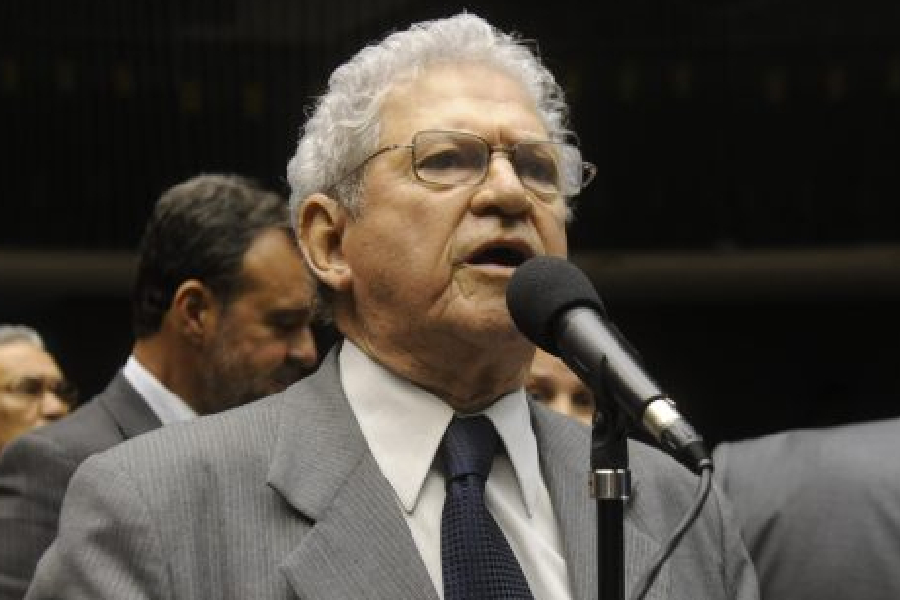 Ex-deputado Humberto Souto morre aos 90 anos em Brasília