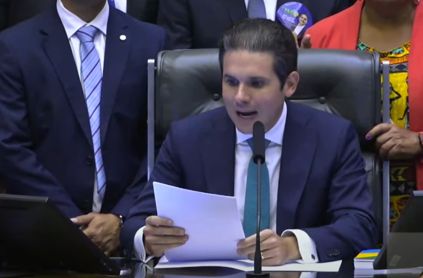 O deputado federal Hugo Motta, em discurso após vitória à presidência da Câmara dos Deputados
